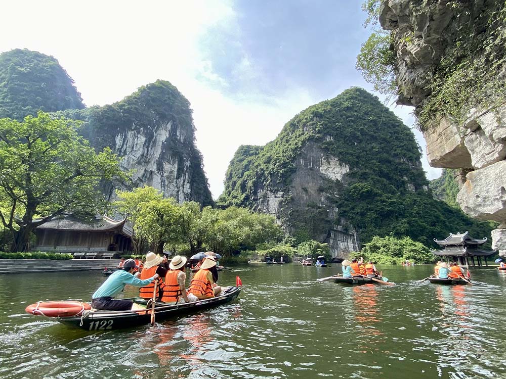 Tam Coc or Trang An - boat ride in trang an